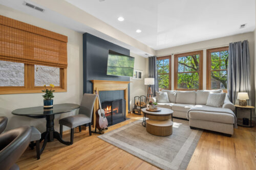 2852 N Damen Avenue #2, Chicago, IL