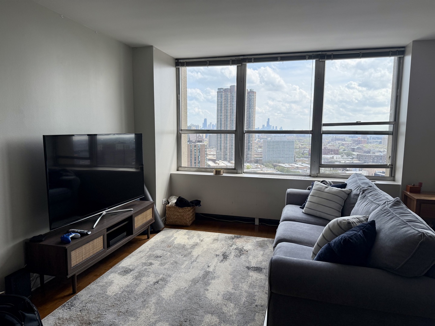 655 W Irving Park Road #2313, Chicago, IL