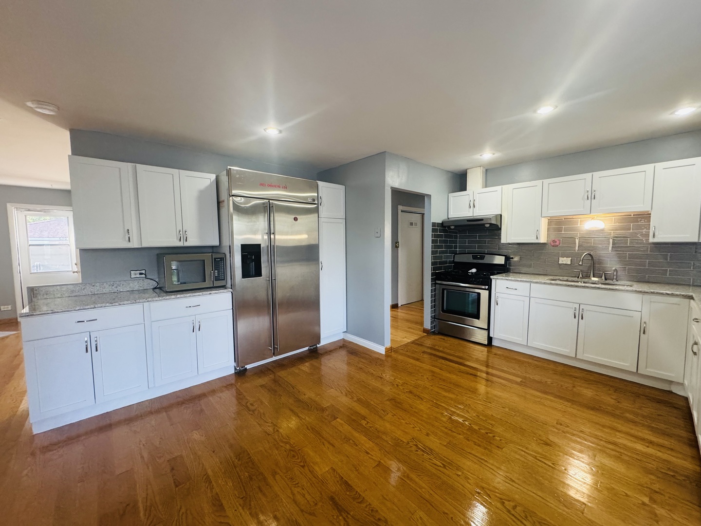 670 Lakeview Lane, Hoffman Estates, IL