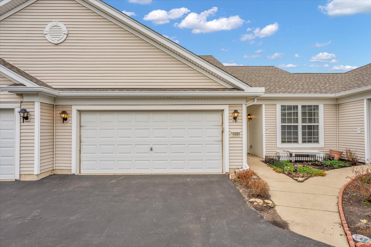 14084 Moraine Hills Drive, Huntley, IL