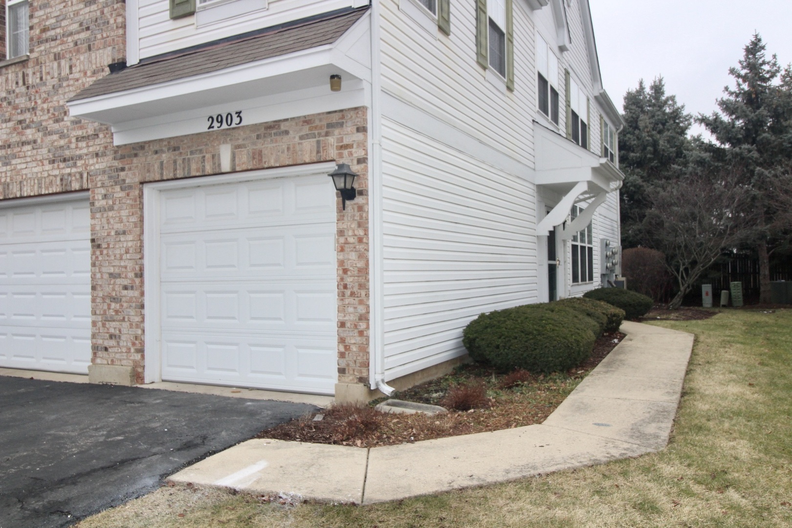 2903 STONEWATER Drive #2903, Naperville, IL