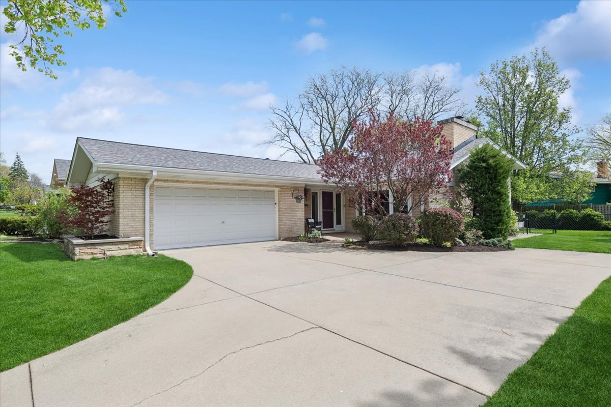 611 50th Place, Western Springs, IL