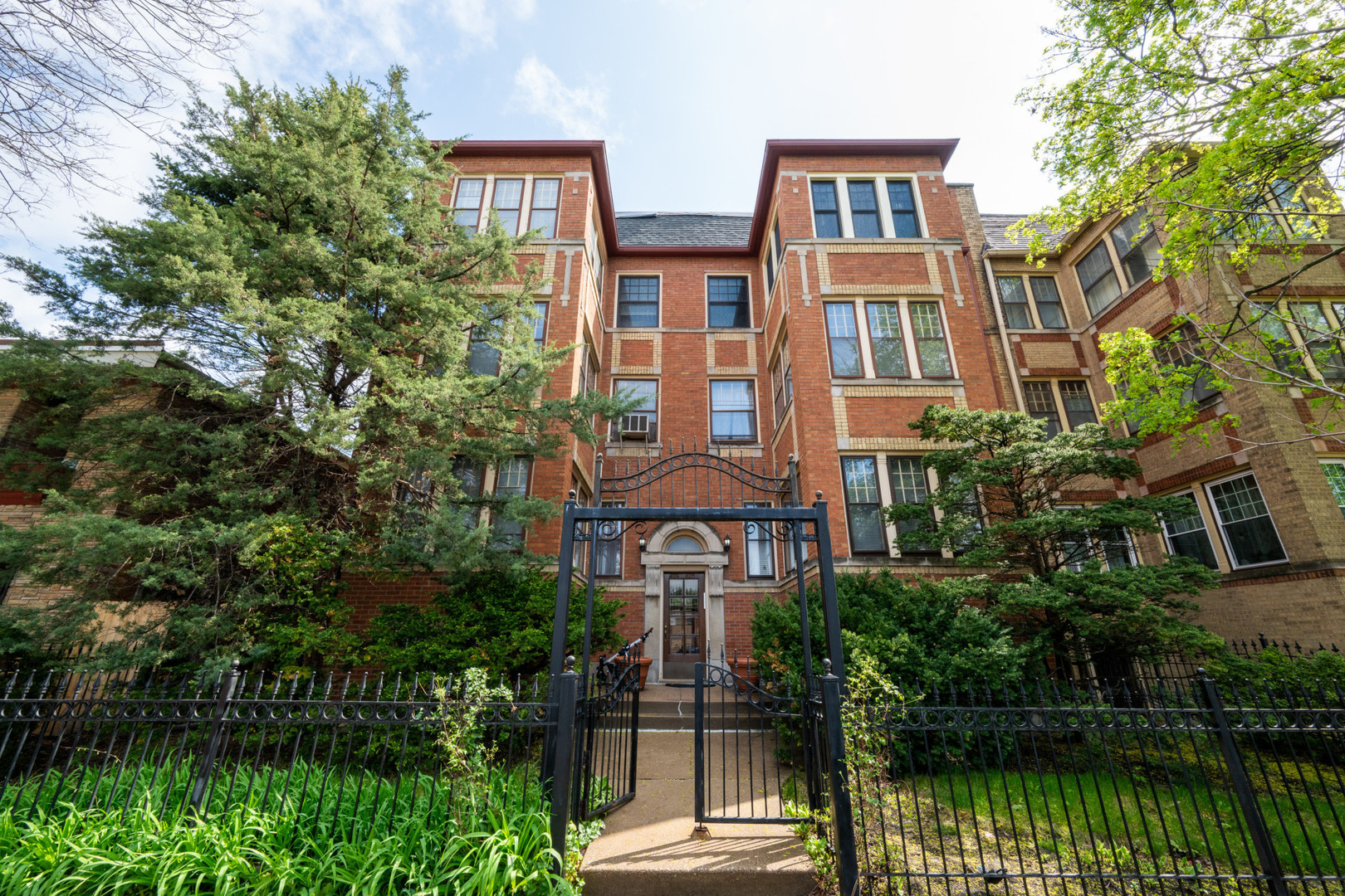 426 S Maple Avenue #2S, Oak Park, IL