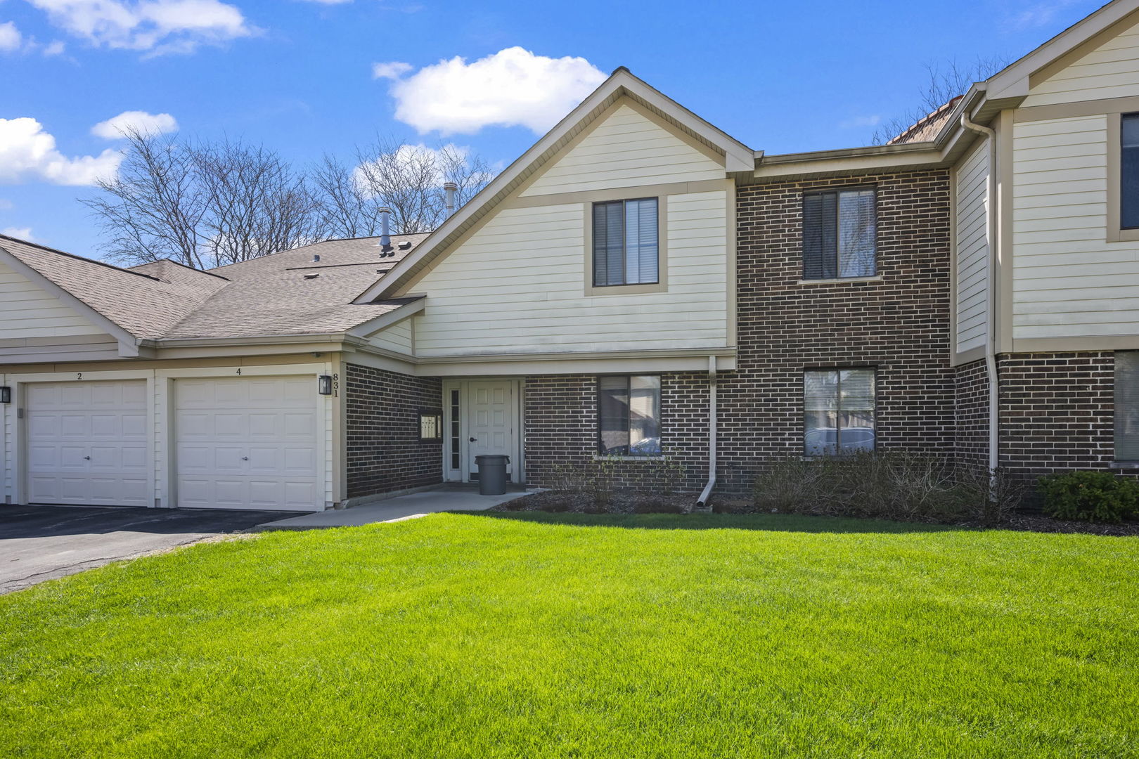 831 E Coach Road #4, Palatine, IL