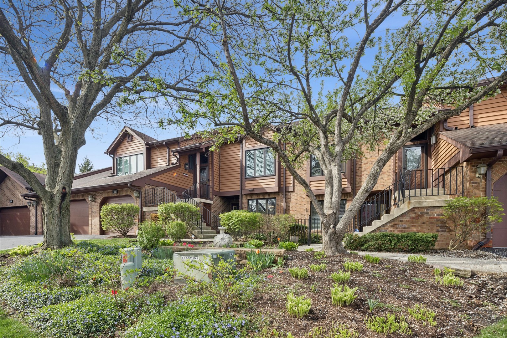 1163 Mistwood Court, Downers Grove, IL