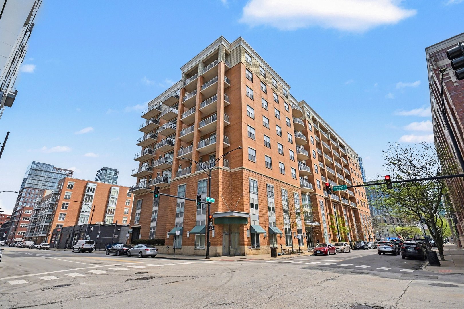 950 W Monroe Street #602, Chicago, IL