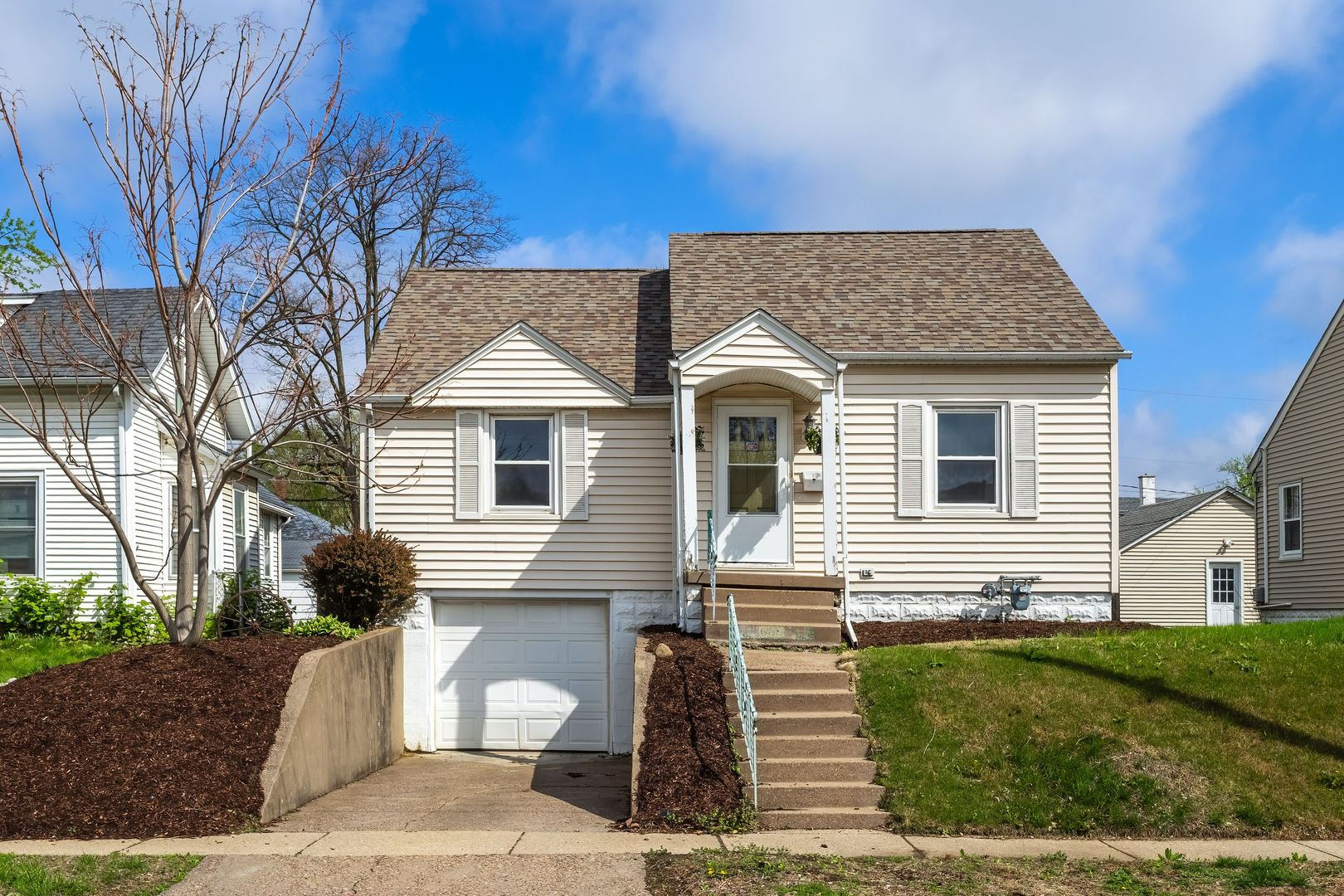 650 E Colorado Street, Davenport, IA