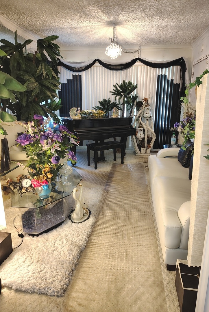 4831 W Haddon Avenue, Chicago, IL