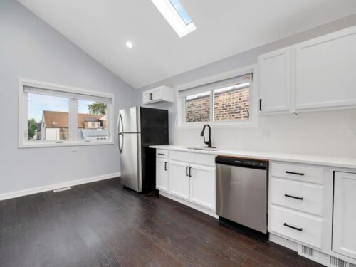 3541 N Damen Avenue, Chicago, IL