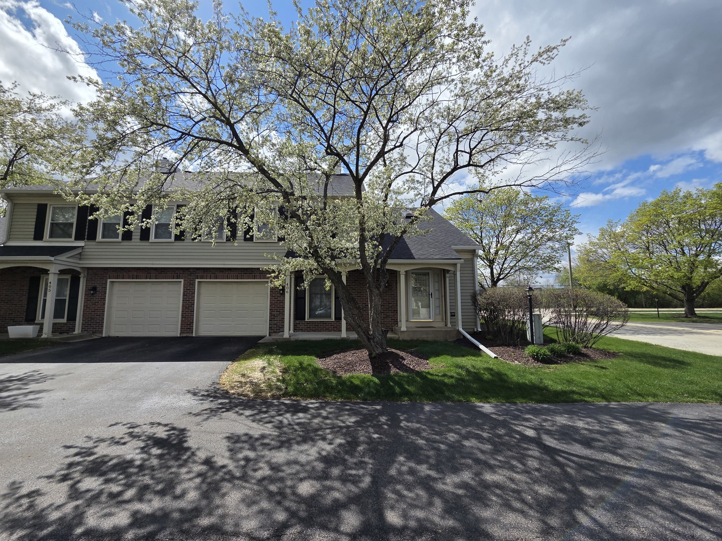 406 College Crossing, Rolling Meadows, IL