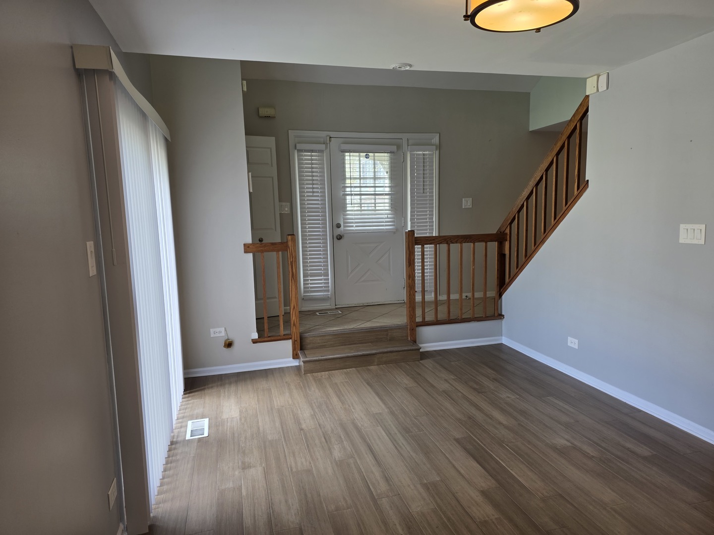 406 College Crossing, Rolling Meadows, IL