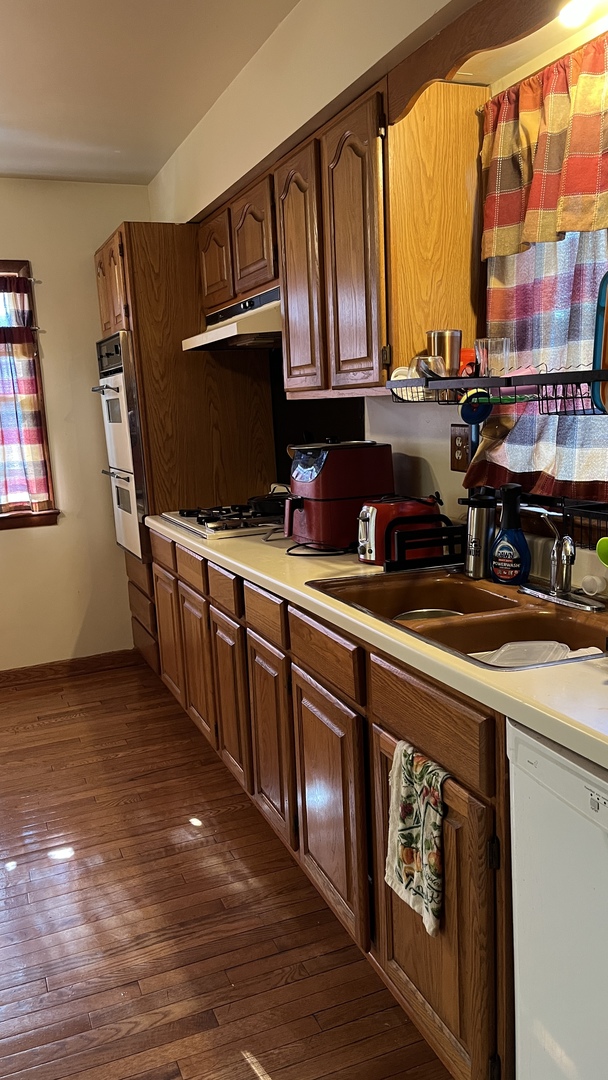 647 N May Street, Aurora, IL