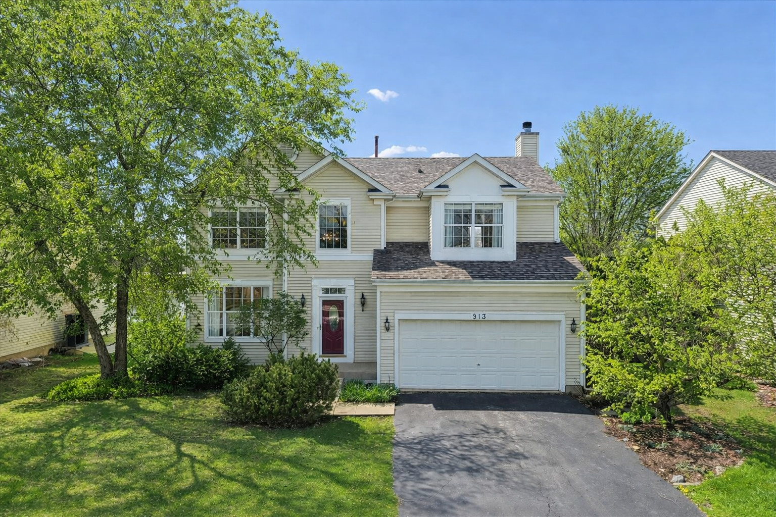 913 Meadowridge Drive, Aurora, IL