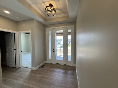 1413 Colonial Court, Eldridge, IA