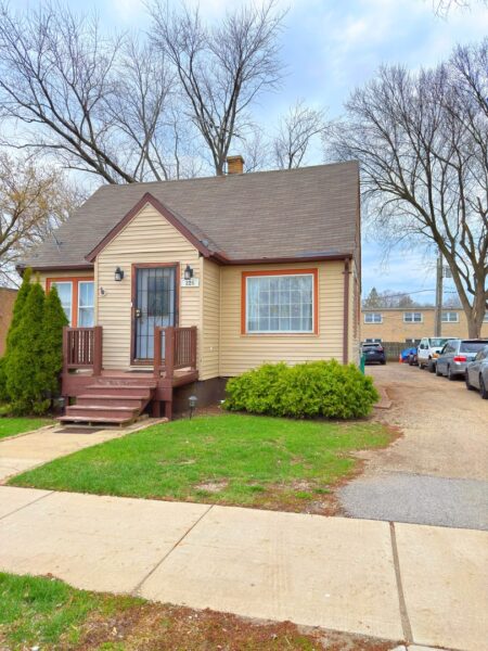 224 N WOLF Road, Wheeling, IL