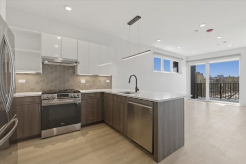 948 W Sunnyside Avenue #201, Chicago, IL