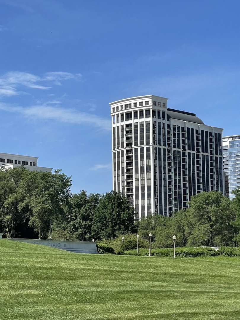 233 E 13TH Street #1708, Chicago, IL