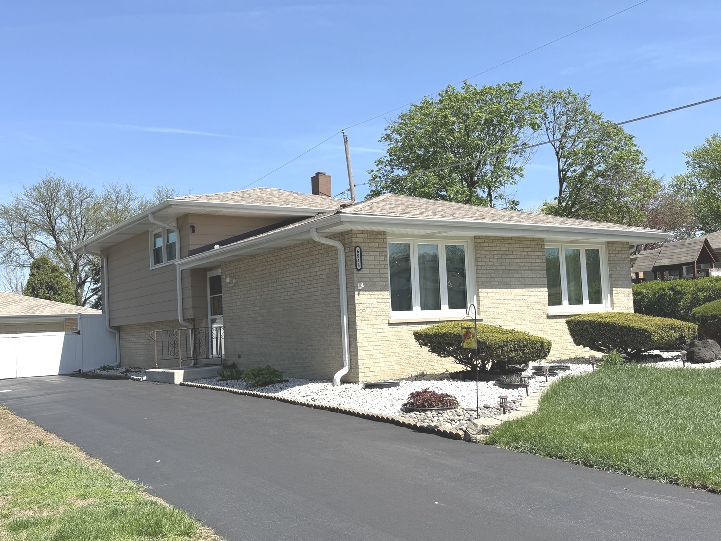 6944 W 106th Place, Worth, IL