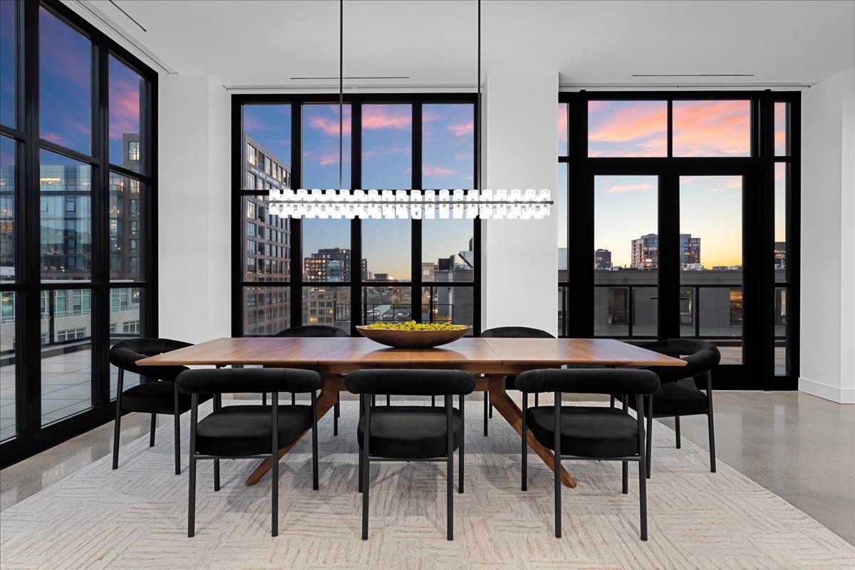 900 W Washington Boulevard #PHW, Chicago, IL