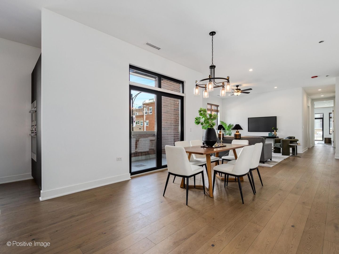 305 S Racine Avenue #2A, Chicago, IL