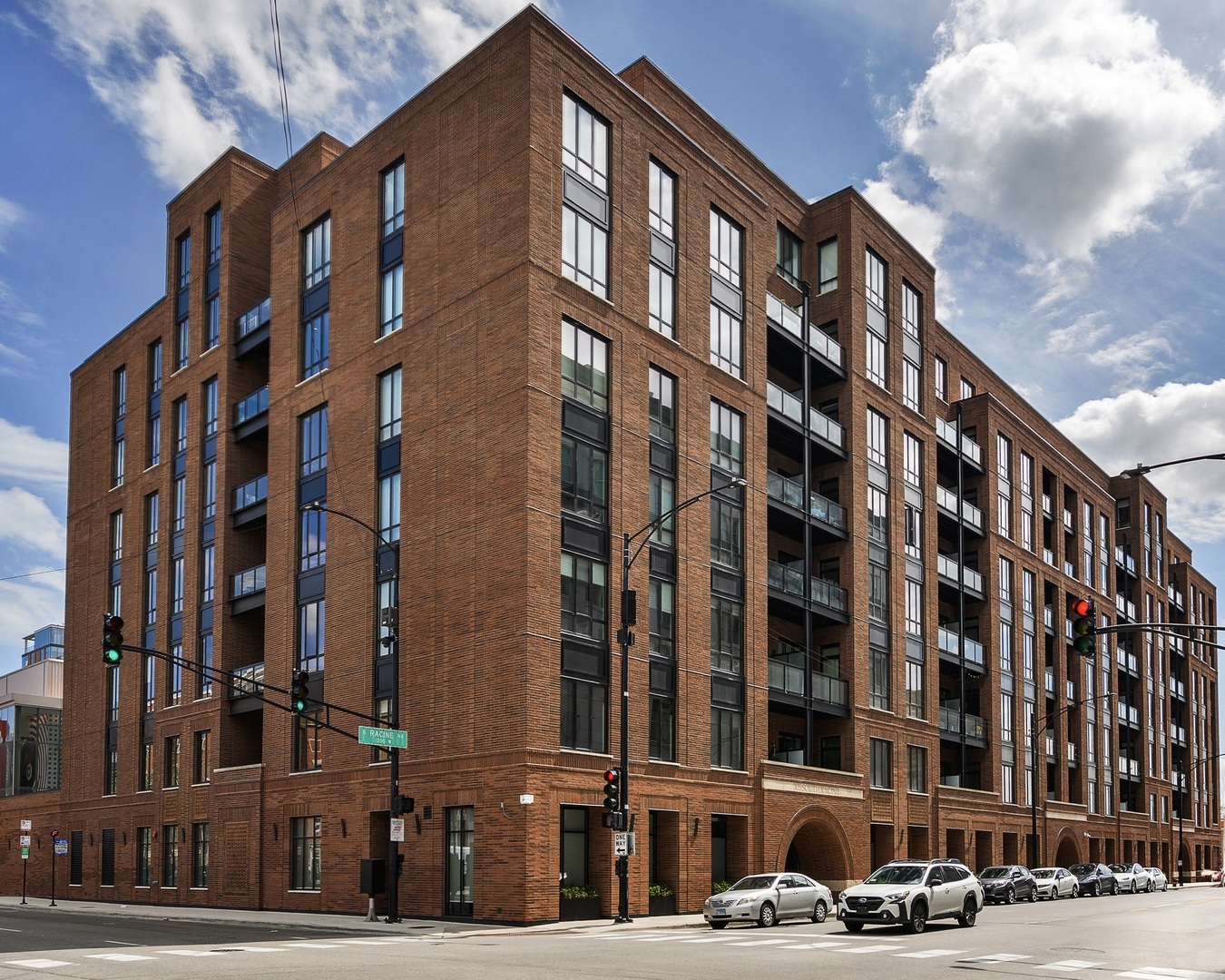 305 S Racine Avenue #2A, Chicago, IL