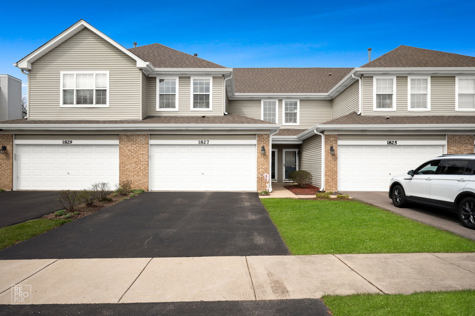 1827 Golden Gate Lane, Naperville, IL