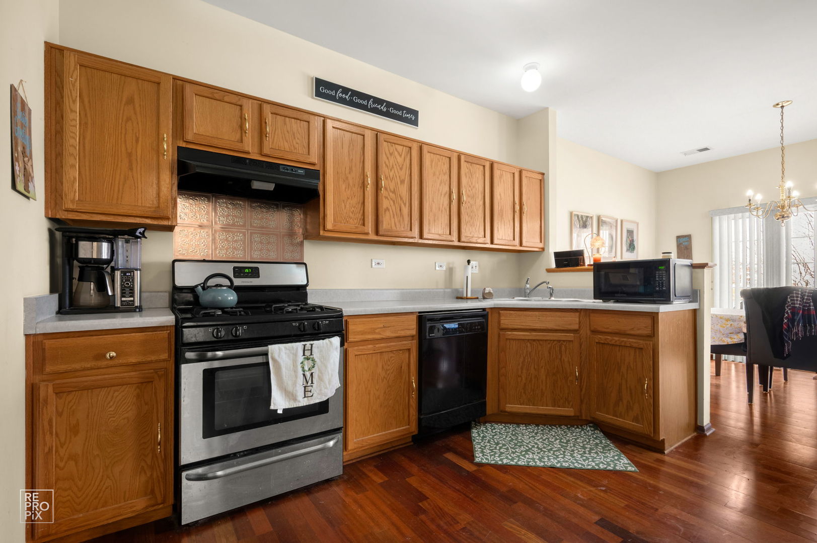 1827 Golden Gate Lane, Naperville, IL