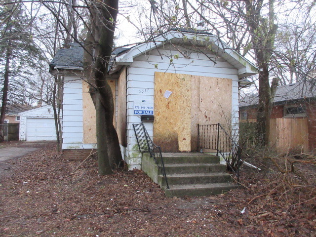 2017 Catalpa Avenue, Waukegan, IL