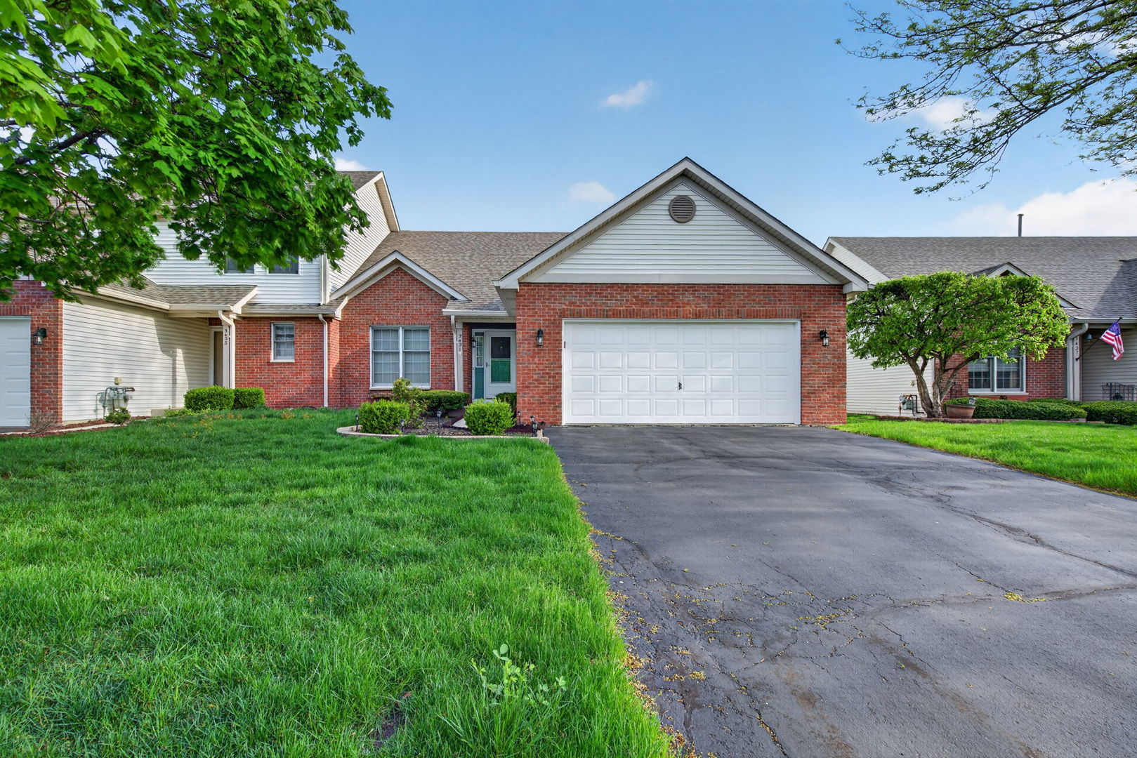 3431 Lake Side Circle, Joliet, IL