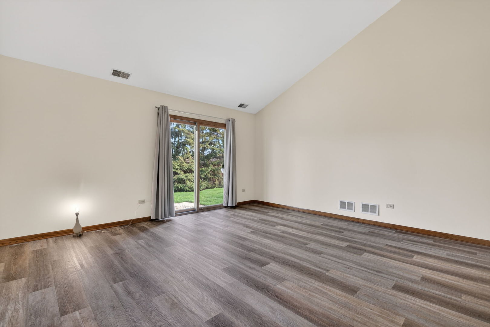 3431 Lake Side Circle, Joliet, IL