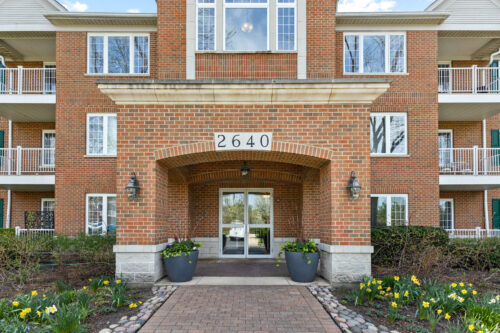 2640 Summit Drive #202, Glenview, IL