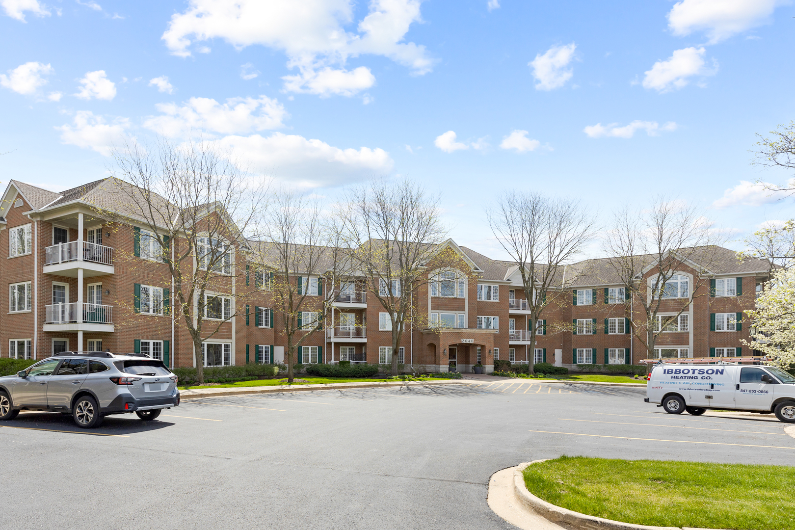 2640 Summit Drive #202, Glenview, IL