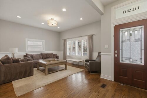 1828 W Berenice Avenue, Chicago, IL