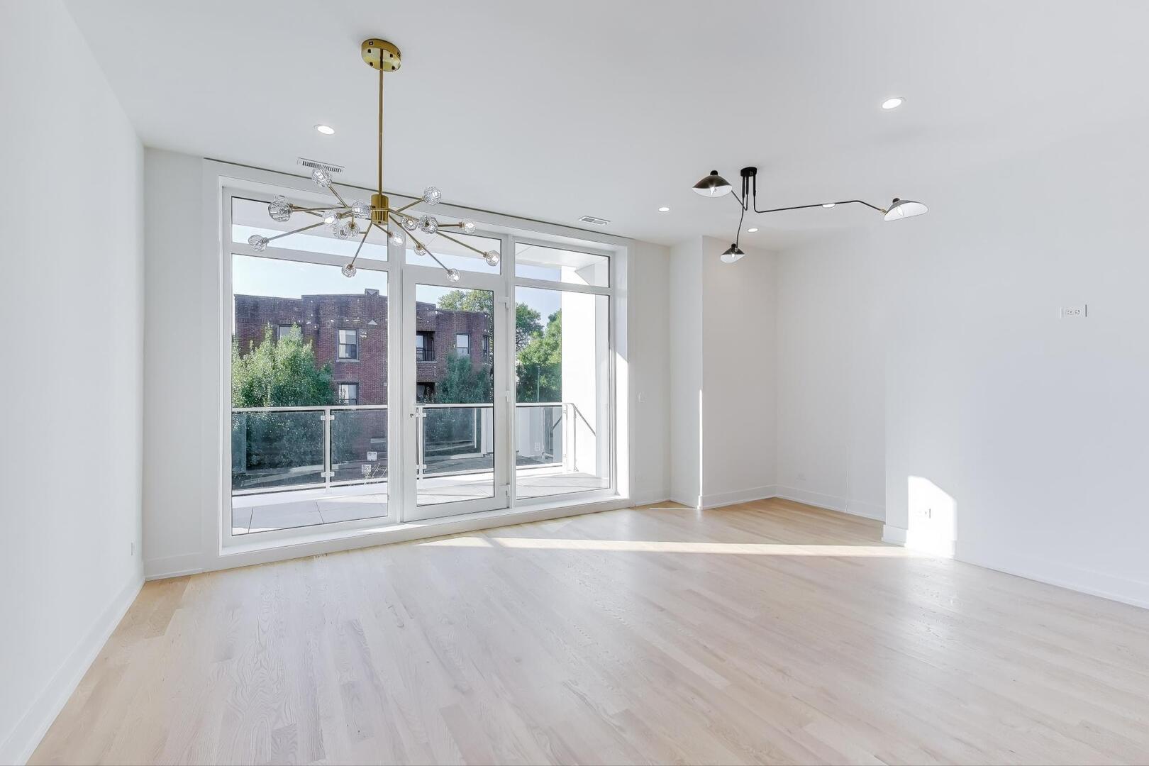 2456 W Cortez Street #2E, Chicago, IL