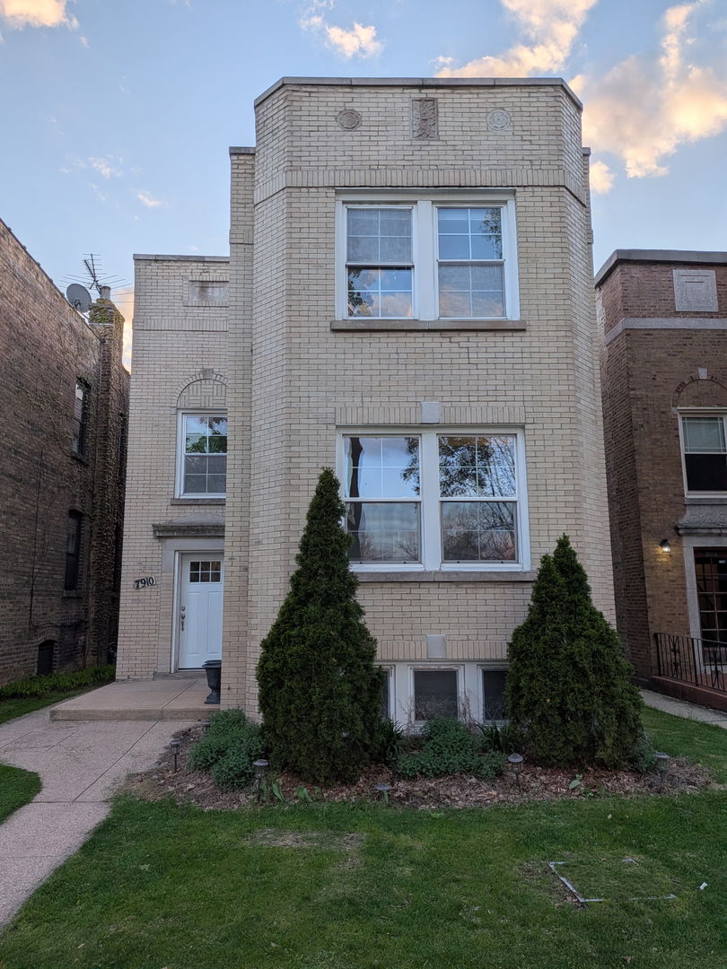 7910 Karlov Avenue #2, Skokie, IL