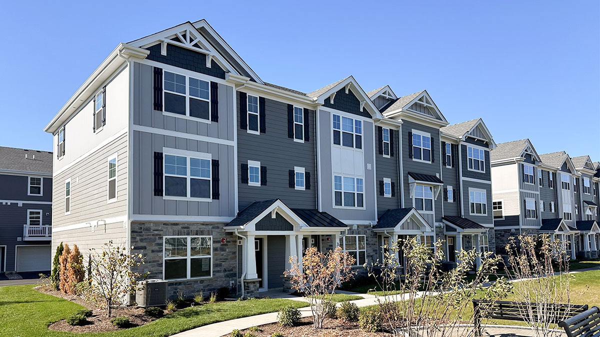 418 lakeshore Court, St. Charles, IL