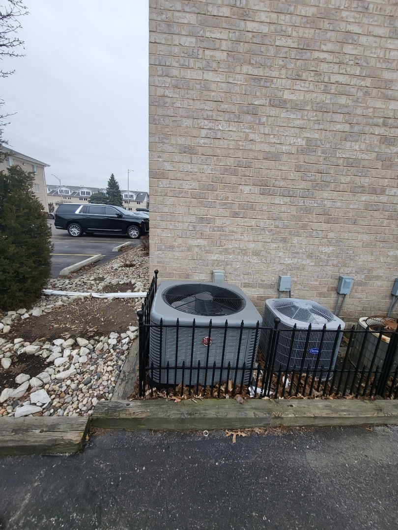 9138 W 95TH Street #3B, Hickory Hills, IL