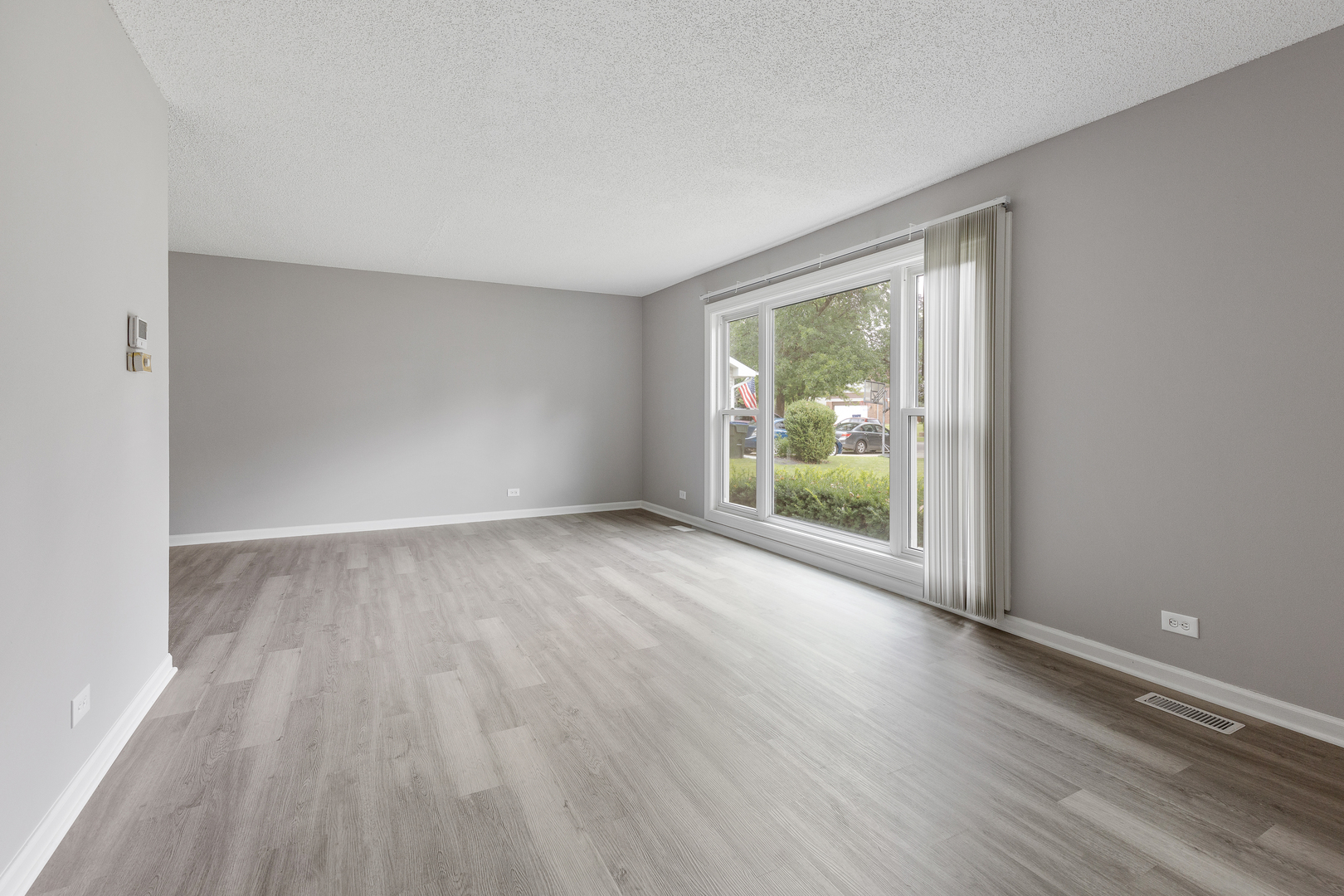 135 Encina Drive, Naperville, IL