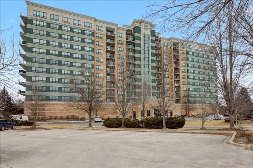 6420 Double Eagle Drive #801, Woodridge, IL