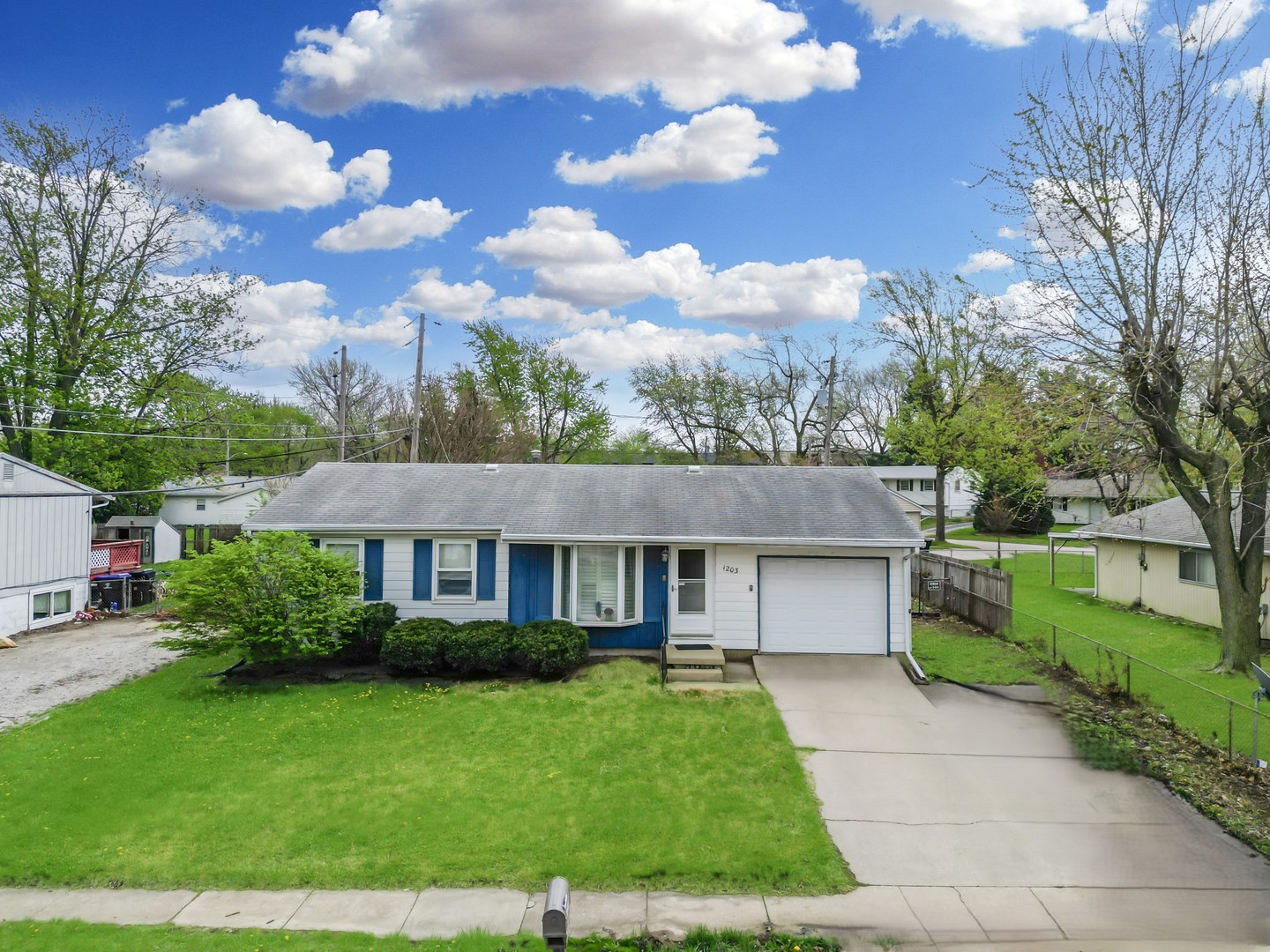 1203 Mount Vernon Drive, Bloomington, IL