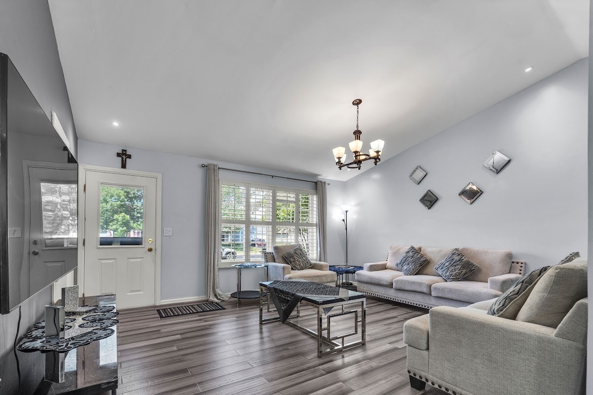 1438 Maple Ridge Court, Carol Stream, IL