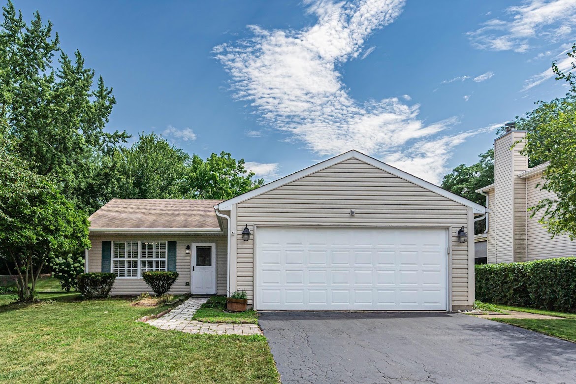 1438 Maple Ridge Court, Carol Stream, IL