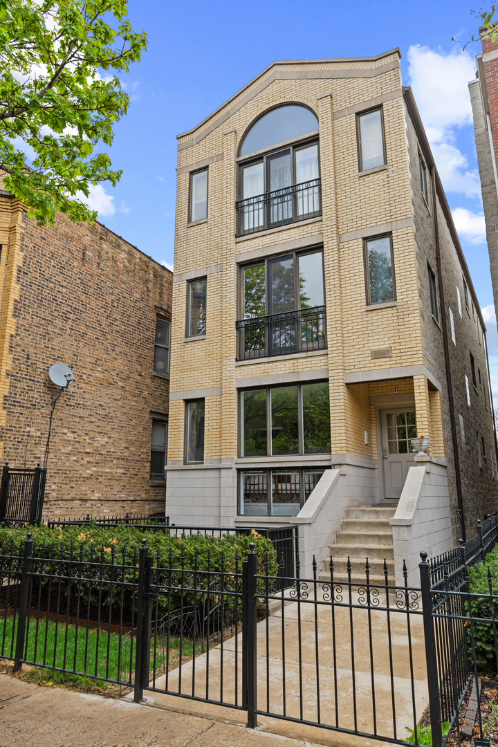 3041 N Racine Avenue #2, Chicago, IL