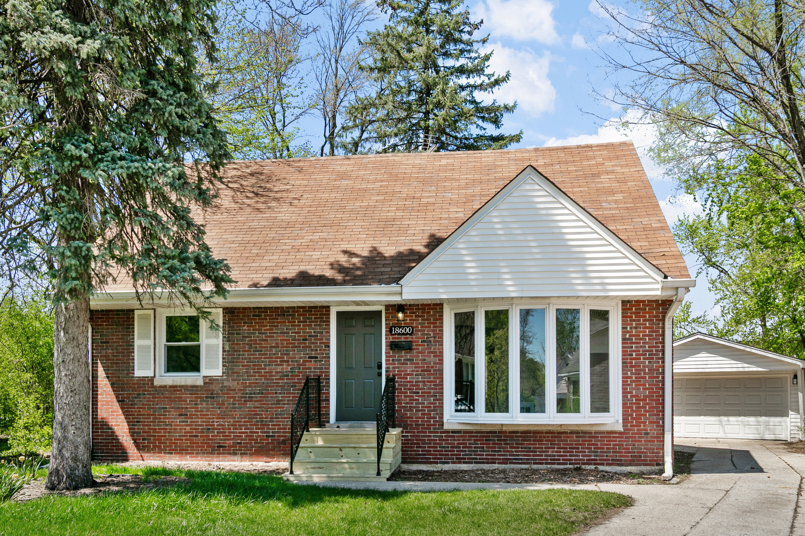 18600 Golfview Avenue, Homewood, IL