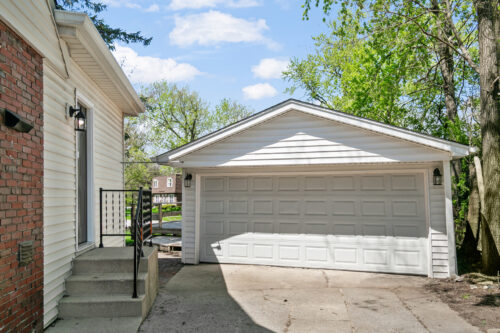 18600 Golfview Avenue, Homewood, IL