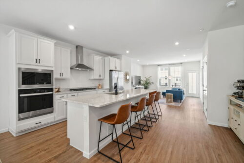 137 Yorktown Court, Libertyville, IL