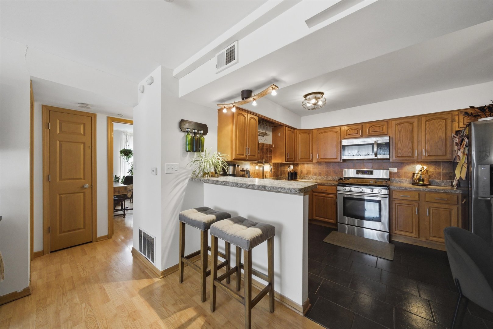 10437 Natoma Avenue #11, Chicago Ridge, IL