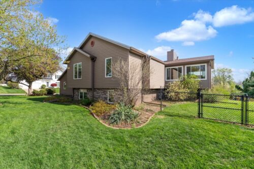 1005 W 57th Place, Davenport, IA