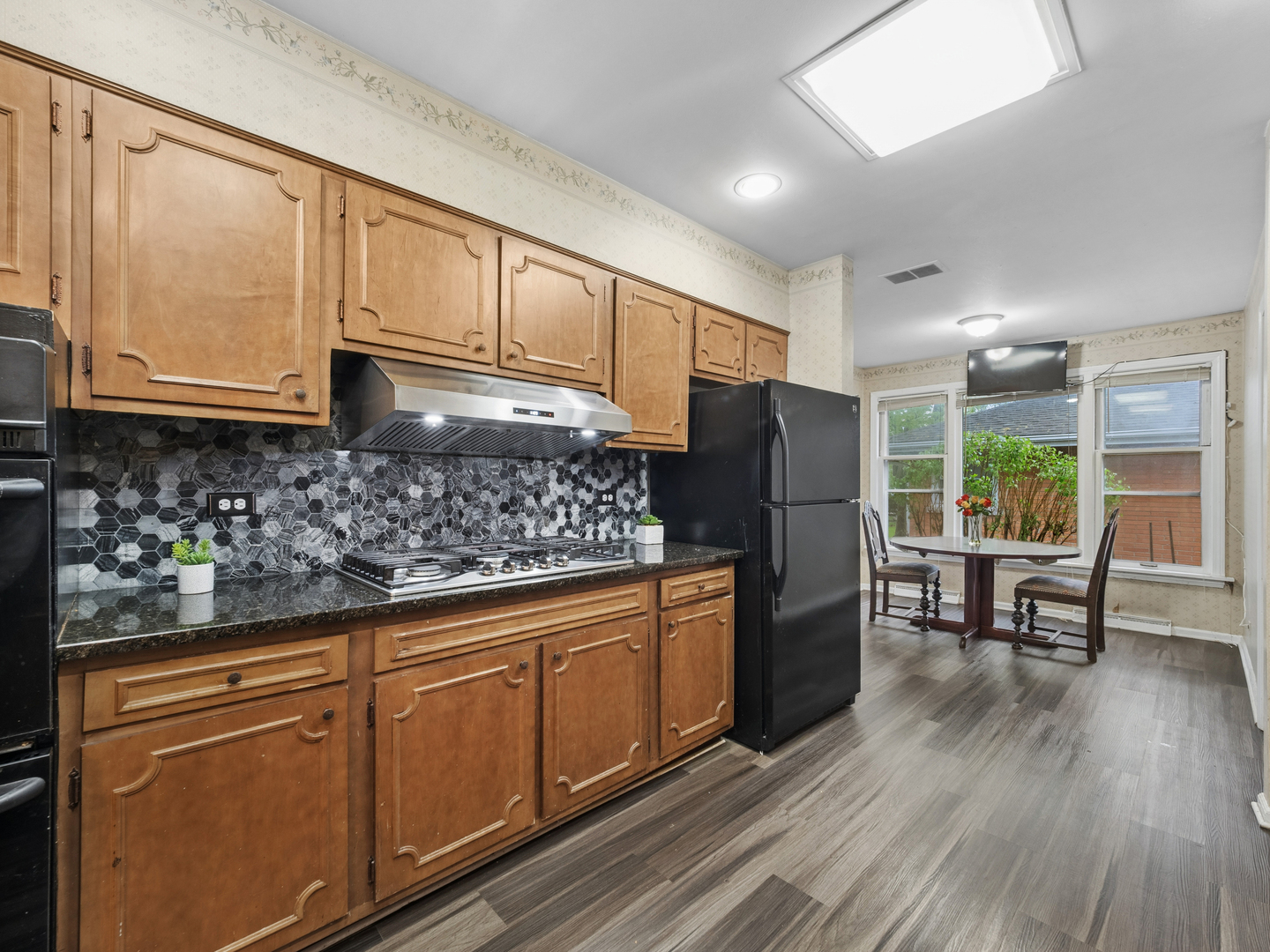 410 Flossmoor Avenue, Waukegan, IL