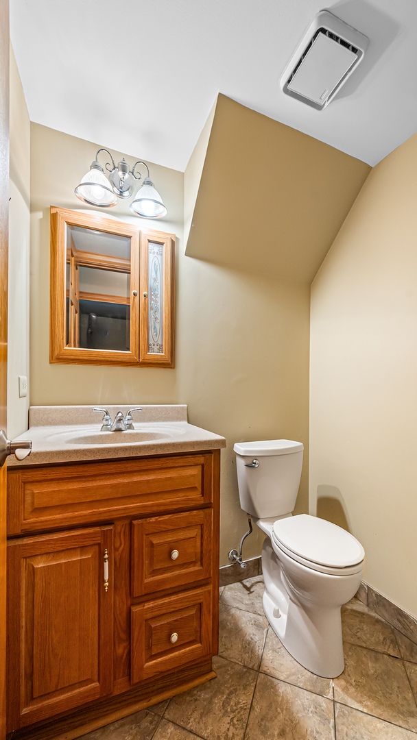 220 Whitewood Drive, Streamwood, IL